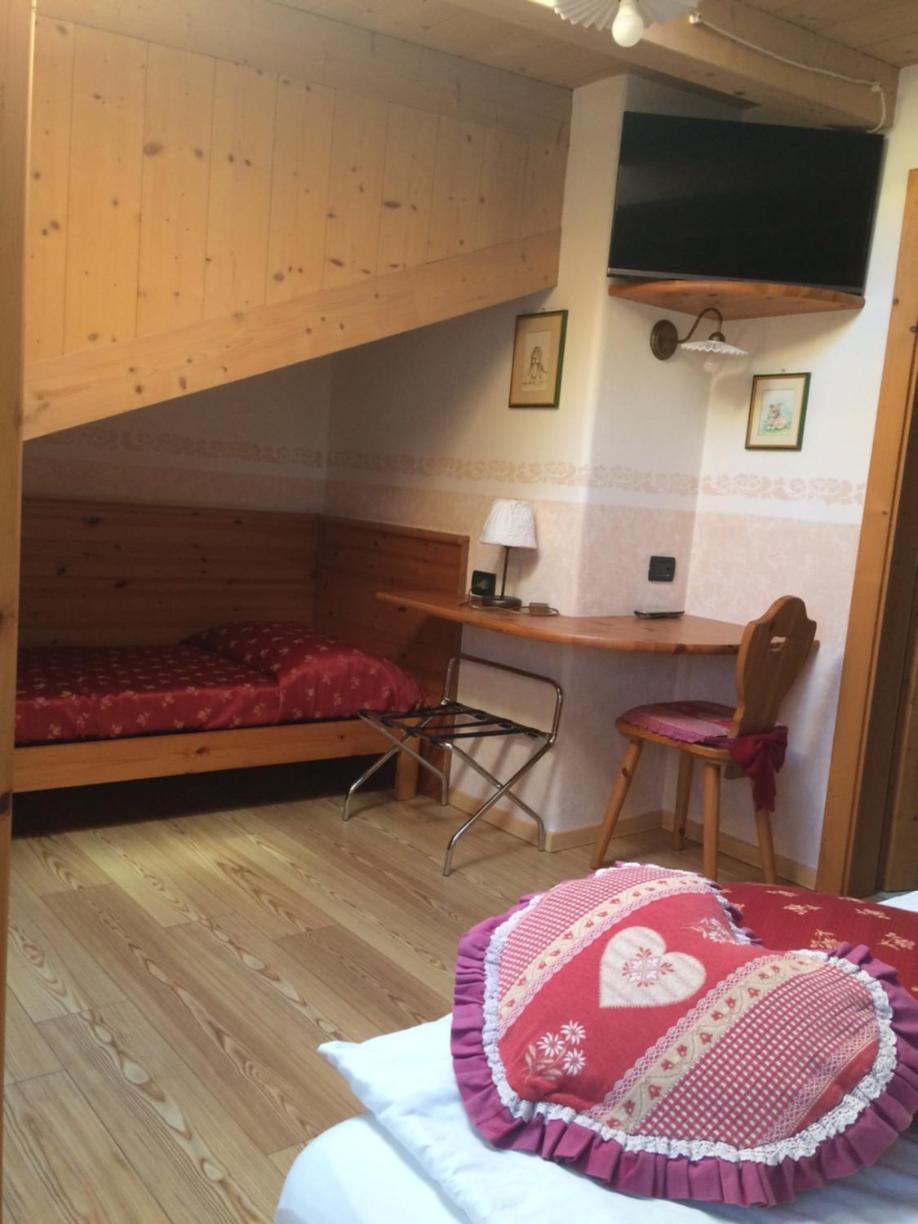 Hotel Salvanel Cavalese Buitenkant foto
